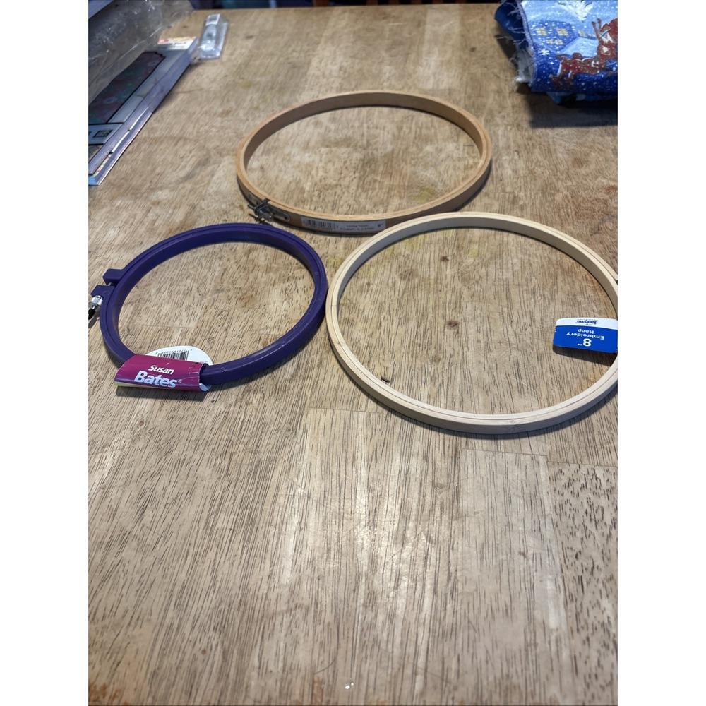 Lot of 8 Embroidery Hoops Wood and Plastic Susan Bates Janlynn Assorted Sizes